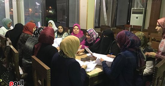 صور.. تكريم 20 أمًا مثالية فى نادى كفر الشيخ الرياضى