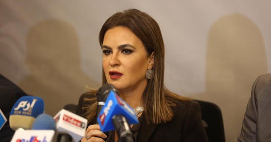 وزيرة الاستثمار: تقنين أوبر وكريم أولى القوانين بمجال الاقتصاد التشاركى