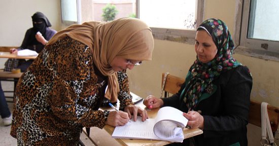 قارئة: مجهولون يجمعون بطاقات الأهالى قبل الانتخابات.. والأمن يحذر