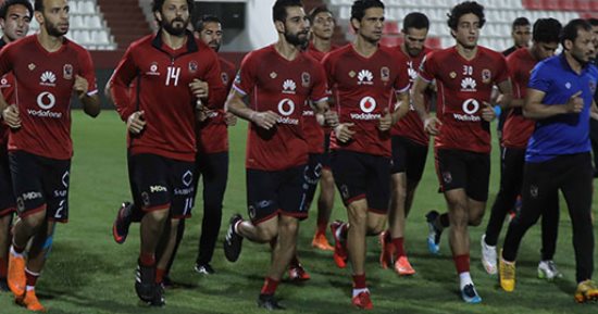 الأهلى يتدرب 60 دقيقة في الإمارات وحضور مكثف للجماهير