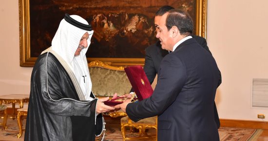 بيان لسفارة السعودية بالقاهرة يحتفى بمنح الرئيس السيسى وشاح النيل لأحمد قطان