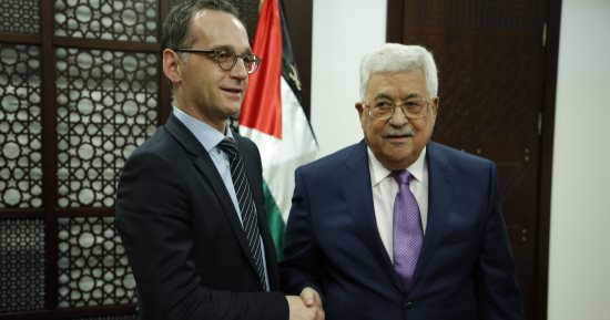 صور.. وزير الخارجية الألمانى يلتقى الرئيس الفلسطينى فى رام الله