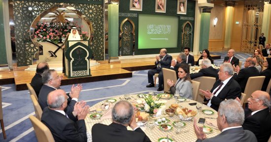 صور.. رجال الدولة والسياسة والإعلام فى حفل الاحتفاء بالوزير أحمد قطان.. مصطفى الفقى: فتح أبواب السفارة على الثقافة والفكر والسياسة.. فاروق جويدة: تحمل المسئولية فى فترة عاصفة عربيا وإقليميا ودوليا