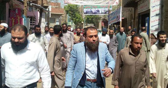 صور.. نائب النور فى بنى سويف يدلى بصوته: لمواجهة المخططات الخارجية