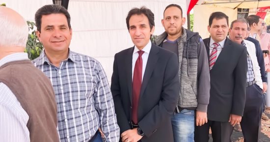 المتحدث باسم رئاسة الجمهورية فى صفوف الناخبين أمام لجنته بالتجمع الخامس