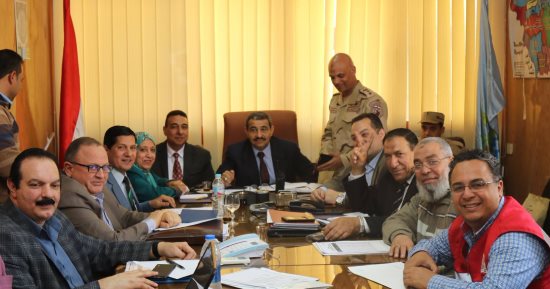 صور.. محافظ كفر الشيخ يتابع العملية الانتخابية بغرفة العمليات بالديوان