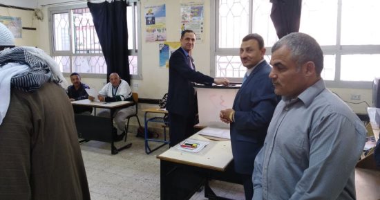 نائب وزير التعليم يدلى بصوته بلجنة مدرسة الباجور الابتدائية بالمنوفية