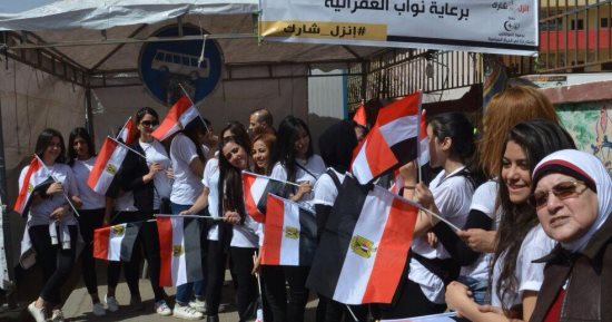 مأمور قسم الزيتون: الإقبال على التصويت كثيف والشرطة والجيش فى خدمة الشعب