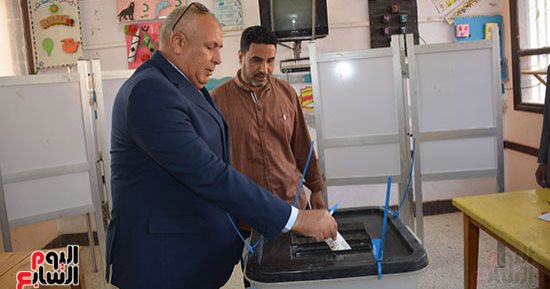 الانتخابات كلها خير.. ناخب قبطى يفوز برحلة عمرة داخل لجان الوادى الجديد