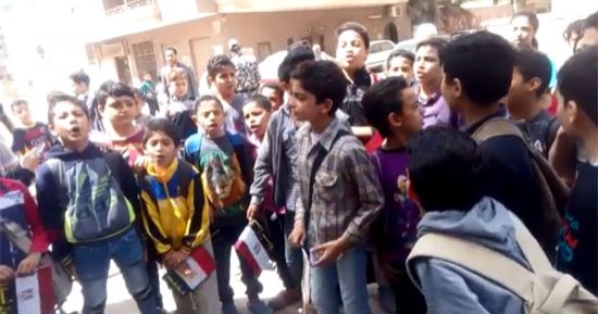 فيديو.. أطفال يرددون هتاف الصاعقة "قالوا إيه" أمام لجنة بحدائق حلوان