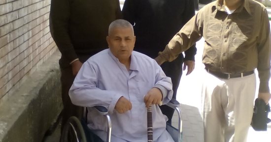 مسن أثناء إدلائه بصوته بالمنوفية: انتخبت السيسى بالعند فى تركيا وقطر