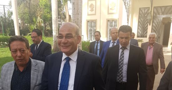 وزير الزراعة يتفقد اللجان الانتخابية التابعة للوزارة بنطاق الدقى