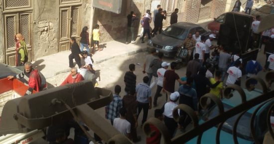 مسيرة لطلاب جامعة بنى سويف لمطالبة الأهالى بالنزول للمشاركة فى الانتخابات