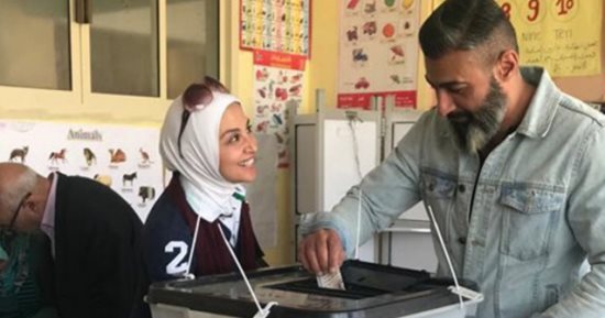 ياسر جلال وحنان ترك يدليان بصوتيهما بلجنة واحدة فى الانتخابات الرئاسية