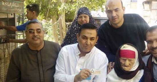 معمرة تدلى بصوتها بالمنوفية: "كله من أجل استقرار مصر"