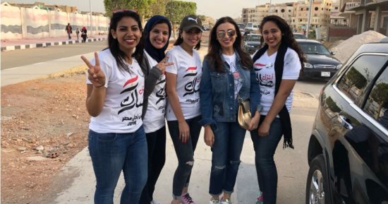 أنغام تنشر صورة لها بعد التصويت فى الانتخابات.. وتعلق: مصر تنتخب الرئيس