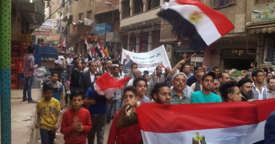 رئيس لجنة بأسيوط: الناخبون سيل لم ينقطع منذ التاسعة صباحا وحتى الآن