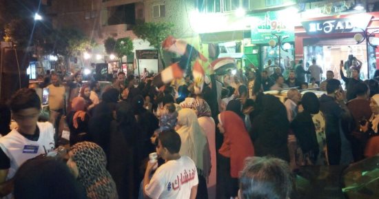 صور.. مسيرات حاشدة لحث المواطنين على المشاركة بالانتخابات فى الزاوية