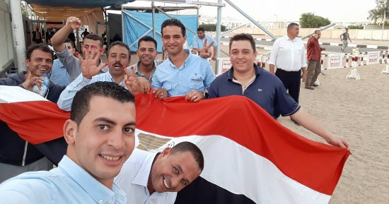العاملون بشرم الشيخ يحتشدون أمام اللجان الانتخابية والتصويت بمدرسة جيل أكتوبر