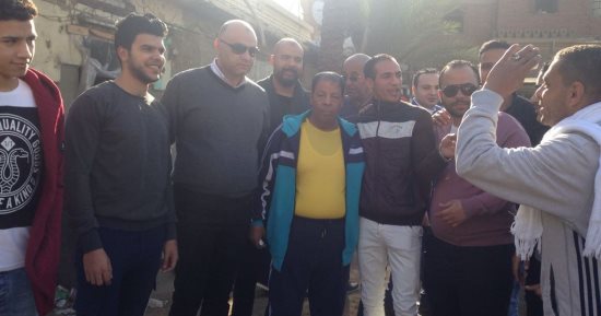 صور .. عبد الباسط حمودة يتقدم صفوف الناخبين أمام اللجان بحدائق القبة