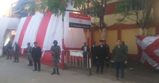 إجراءات أمنية مشددة بمدرسة لجنة الرئيس السيسى بمصر الجديدة 