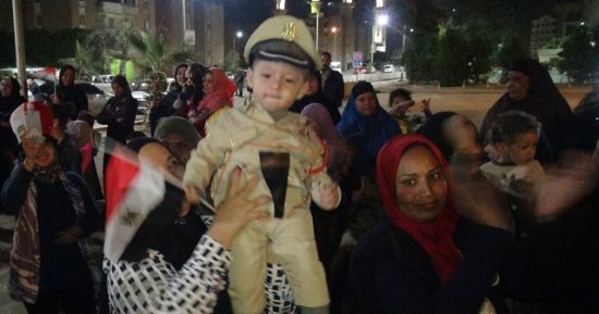 فيديو.. تزايد أعداد الناخبين فى السويس قبل غلق باب التصويت