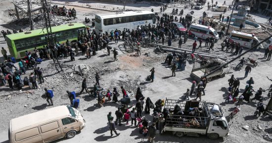 المرصد السورى: بدء خروج الدفعة الـ7 من المغادرين من الغوطة الشرقية