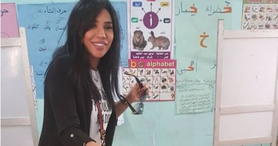 أمينة تنشر صورا لها على "إنستجرام" أثناء الإدلاء بصوتها فى انتخابات الرئاسة