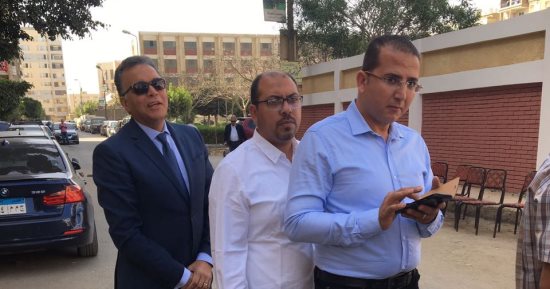 وزير النقل بطابور الناخبين فى مدرسة نبوية موسى بمدينة نصر