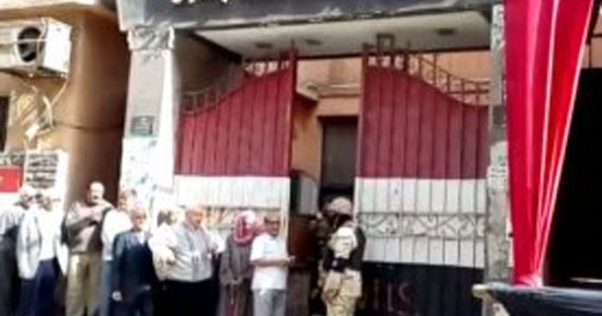 احتفالات أمام اللجان الانتخابية بمصر القديمة
