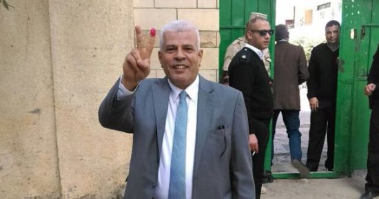 نقيب الزراعيين يدلى بصوته فى الانتخابات الرئاسية ويؤكد: واجب وطنى