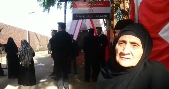فيديو.. عجوز تشارك بالانتخابات: نزلت عشان بلدى وربنا يحفظ جيشنا اللى حامينا