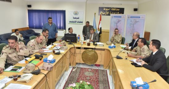 محافظ أسيوط : عملية التصويت تسير بشكل آمن بجميع اللجان الانتخابية