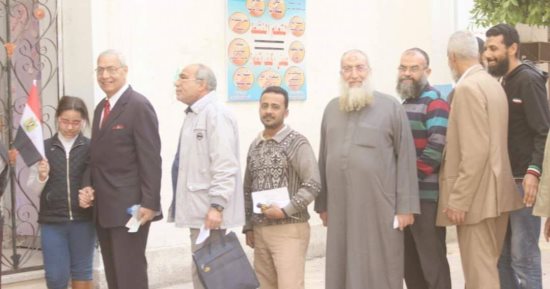 صور.. ياسر برهامى يدلى بصوته فى الإسكندرية ويحث المواطنين على المشاركة