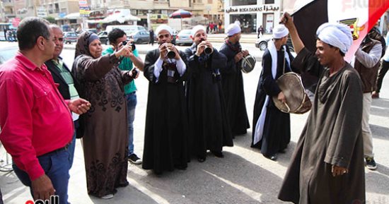 كله علشان مصر.. ناخبو 6 أكتوبر يستأجرون "دى جى" للاحتفال بالانتخابات