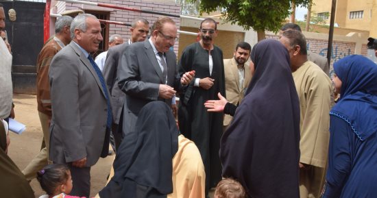 محافظ بنى سويف يشيد بمشاركة السيدات والتصويت فى الانتخابات الرئاسية 