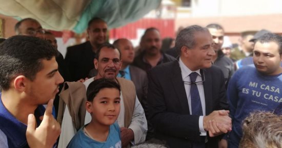 صور.. وزير التموين يتفقد لجان أبو كبير بالشرقية