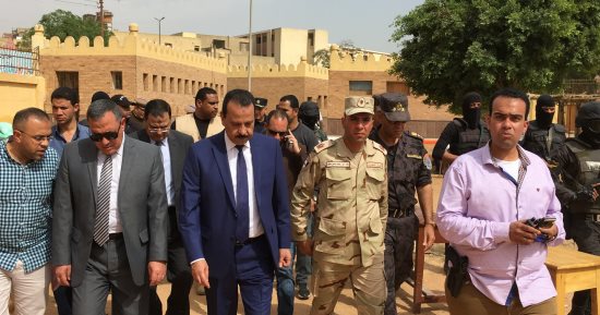 صور.. مساعد أول وزير الداخلية ومدير أمن سوهاج يتفقدان اللجان الانتخابية