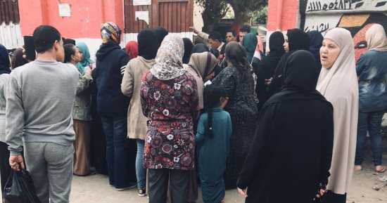 زحام كثيف للسيدات أمام لجنة جمال عبد الناصر بالمرج للتصويت بالانتخابات