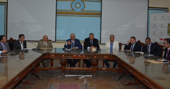 "التعليم" تجتمع برؤساء الكنترولات لبحث الاستعدادات لامتحانات الثانوية العامة