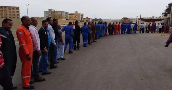 شاهد.. أطول طوابير انتخابية أمام لجان الاقتراع بمحافظة البحر الأحمر