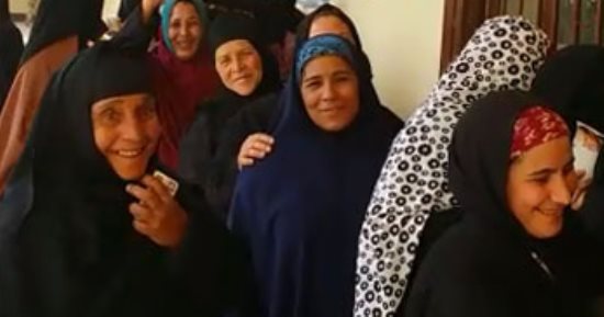 النساء أكثر إقبالا على الانتخابات فى ثانى أيام التصويت بأطفيح