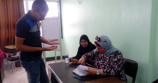 فيديو.. ناخب يحتفل على طريقته بعد الإدلاء بصوته بمدرسة الزمالك القومية