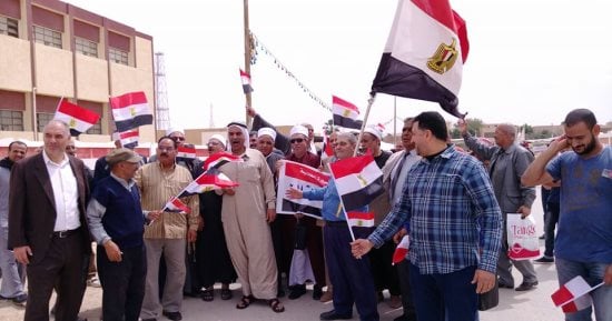 صور.. مسيرة حاشدة لمواطنى جنوب سيناء للحث على المشاركة بالانتخابات