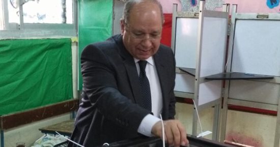 ننشر صور رئيس مجلس الدولة أثناء تصويته فى الانتخابات الرئاسية