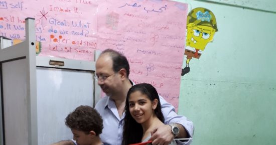 وليد العطار مدير شئون اللاعبين باتحاد الكرة يدلى بصوته فى انتخابات الرئاسة