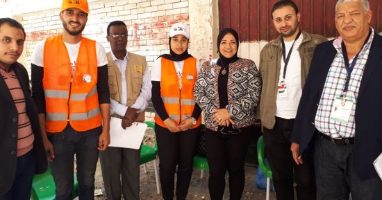 صور.. وفد الاتحاد الأفريقى يزور 20 لجنة بالإسكندرية ويشيد بإقبال الناخبين