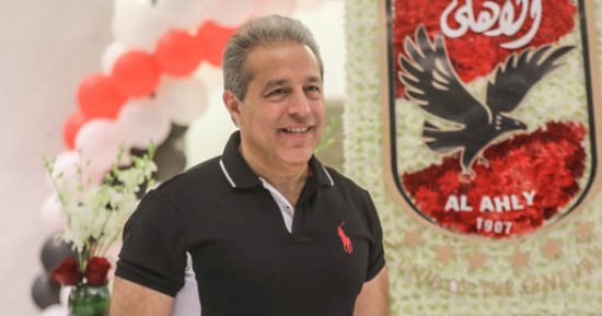 الأهلي يشكر الفجيرة ويتبادل الدروع والهدايا بعد الرباعية