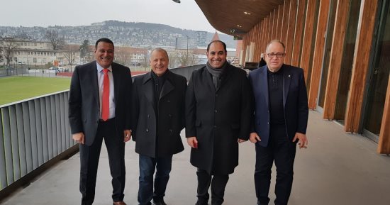 أعضاء اتحاد الكرة يدعمون المنتخب قبل ودية اليونان.. صور