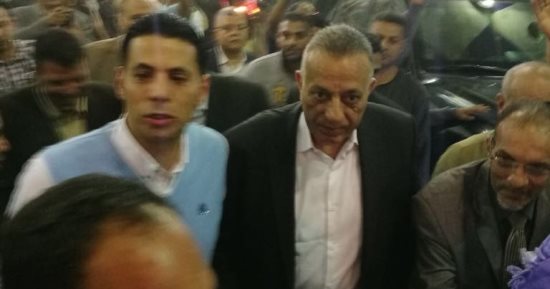 شاهد.. محافظ الجيزة وسعيد حساسين يتفقدان لجان انتخابية قبل لحظات من الإغلاق